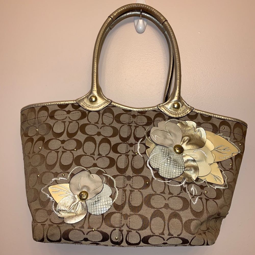 Coach Signature Tote